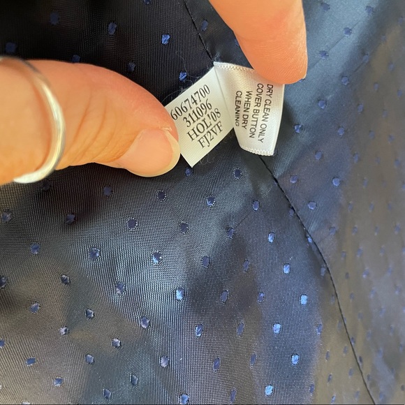 Banana Republic Velvet Blazer - Picture 8 of 8